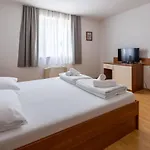 Porto מלון 3*