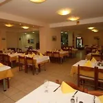 Porto מלון 3*